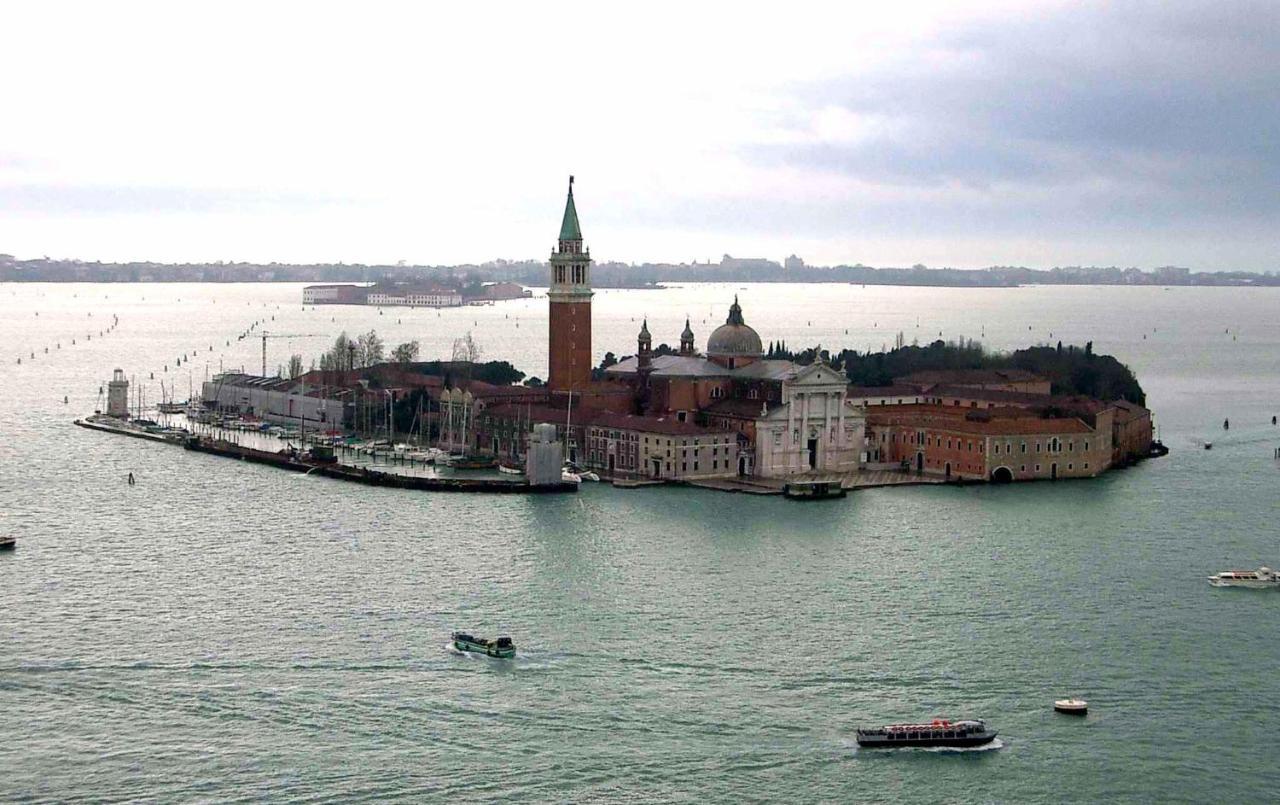 Maurizio House - Near The Train Station Lägenhet Venedig Exteriör bild